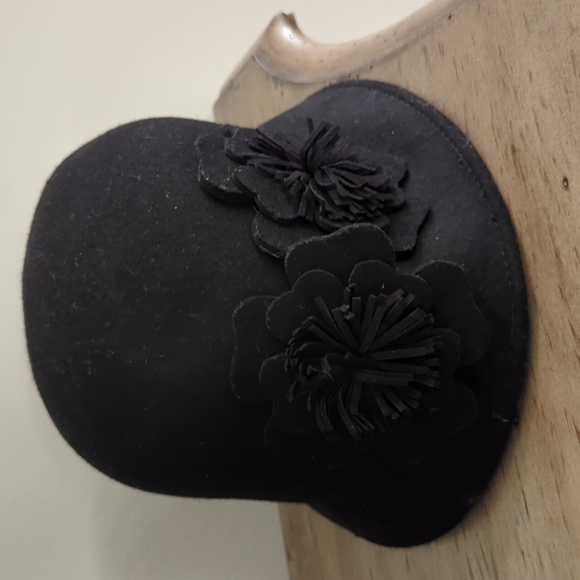 Nine West 100% Wool Felt Cloche Flower Fedora Bowler Style Flapper Hat - Picture 1 of 5